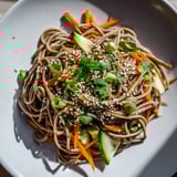 Erfrischende Nudeln mit Gemüse