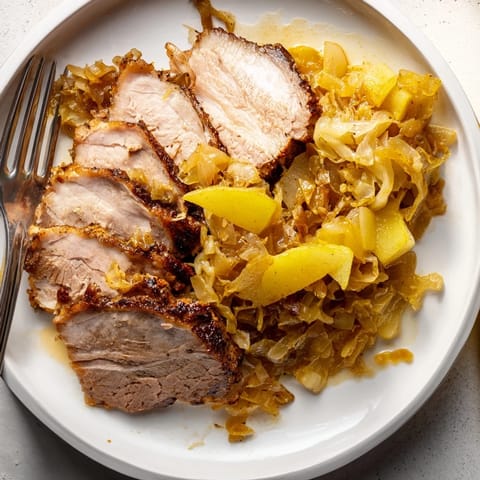 Gebratenes Schweinefleisch Sauerkraut